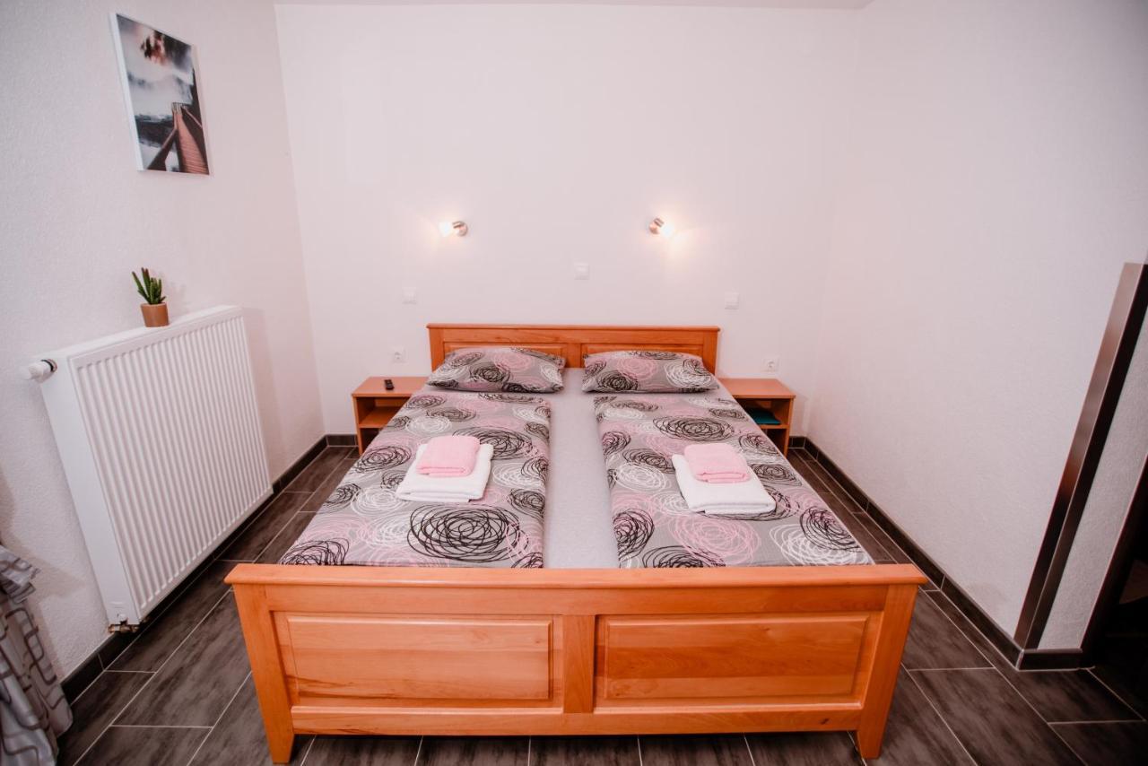 House Karakas Hotel Кореница Екстериор снимка